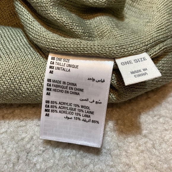 NWT Sun + Stone Green and White Tribal Knit Beanie Neck Gaiter Wear 3 Ways - Picture 7 of 7